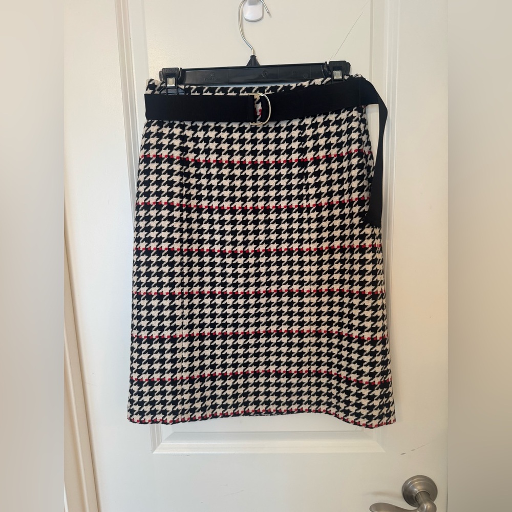 Hugo Boss Black and White Houndstooth Skirt